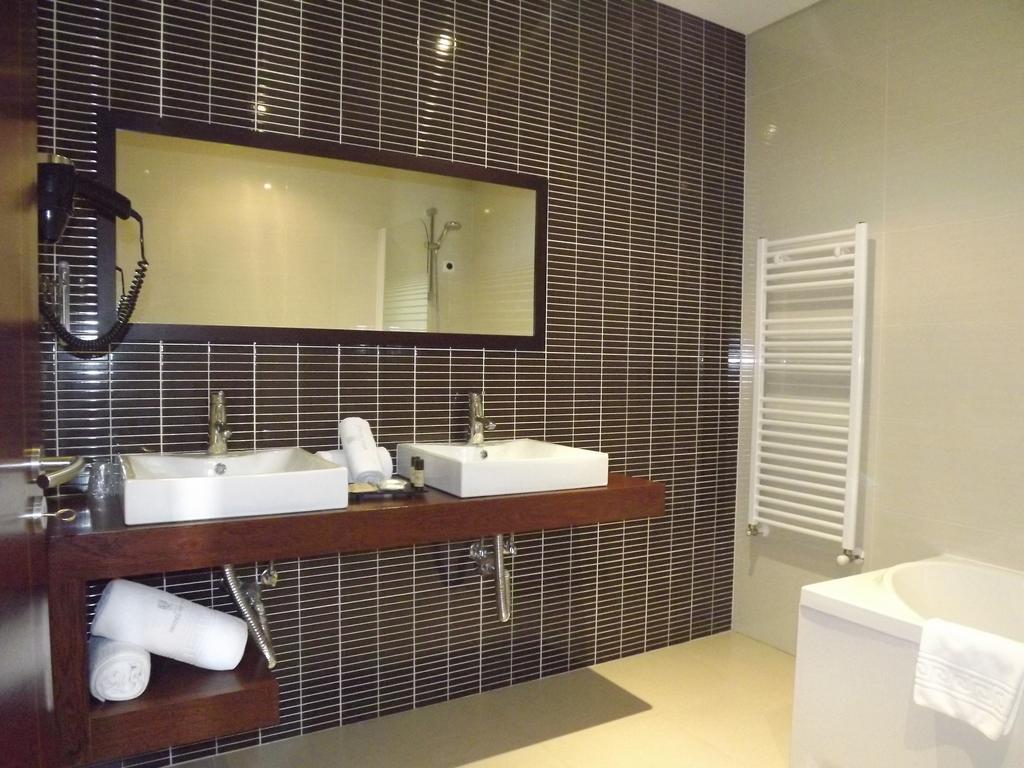 Hotel Do Vale Aguiar da Beira Luaran gambar