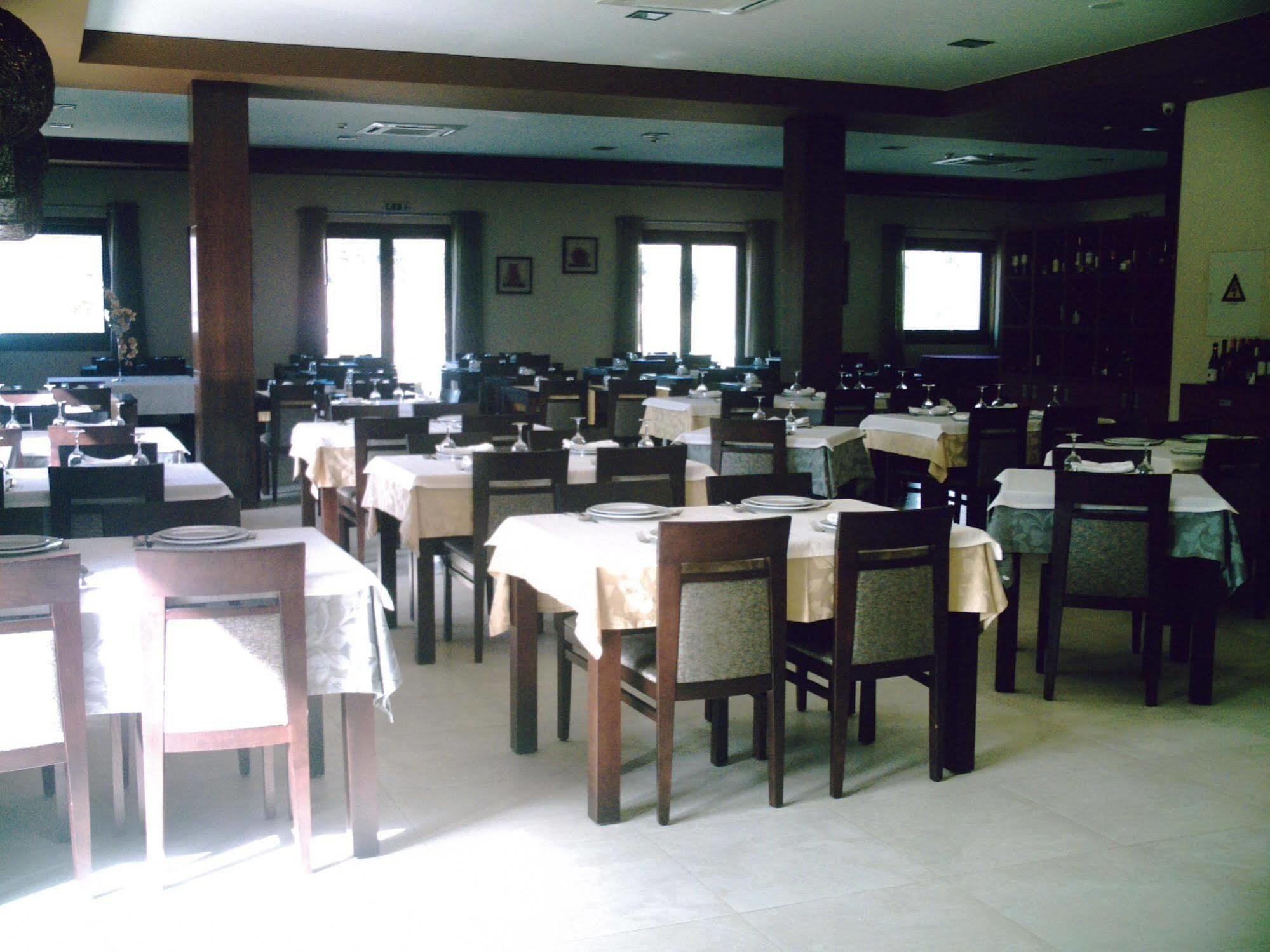 Hotel Do Vale Aguiar da Beira Luaran gambar